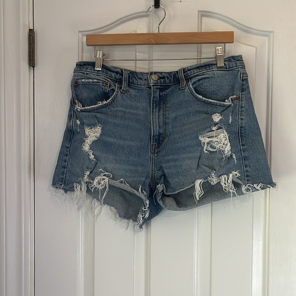 Abercrombie & Fitch | High Rise Mom Short Cut Off Denim Plus Size 32/14 Summer - Picture 2 of 8